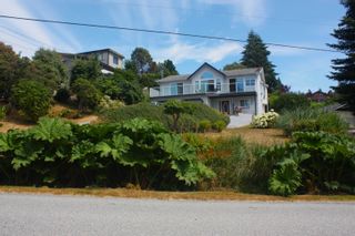Photo 1: 4950 GEER Road in Sechelt: Sechelt District House for sale (Sunshine Coast)  : MLS®# R2725904