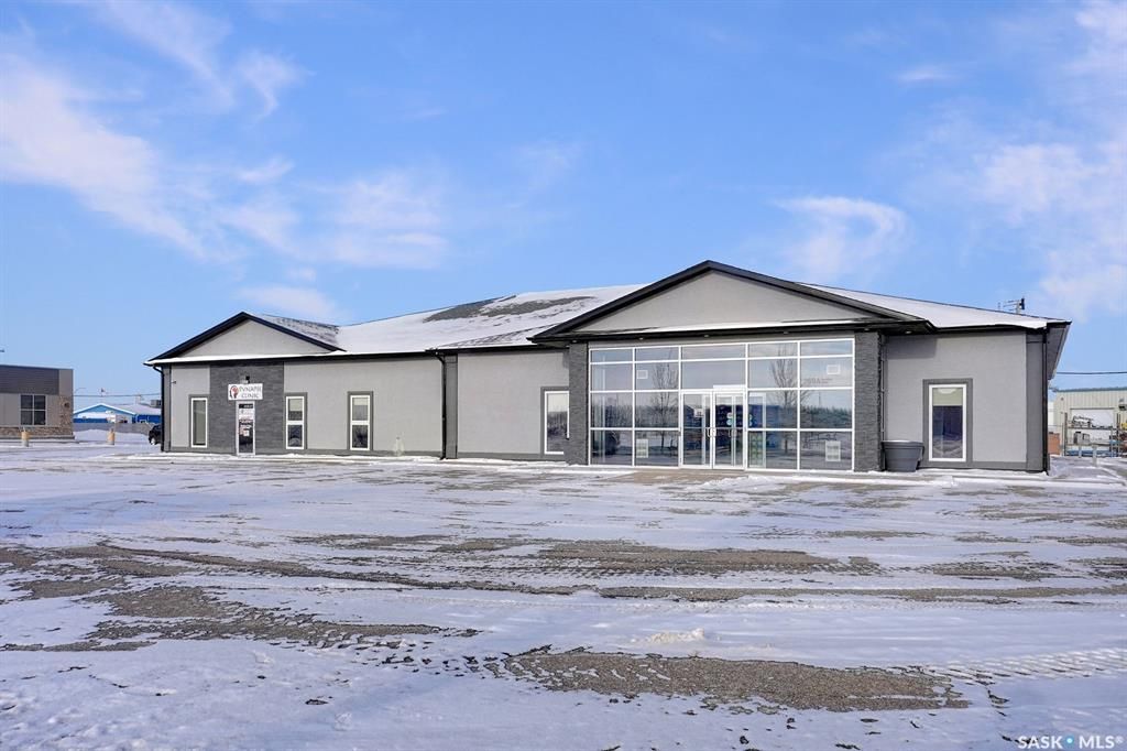 Main Photo: 269A Hamilton Road in Yorkton: East YO Commercial for lease : MLS®# SK914753