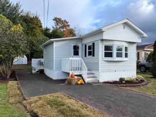 Photo 1: 58 Douglas Avenue in Berwick: Kings County Residential for sale (Annapolis Valley)  : MLS®# 202322174