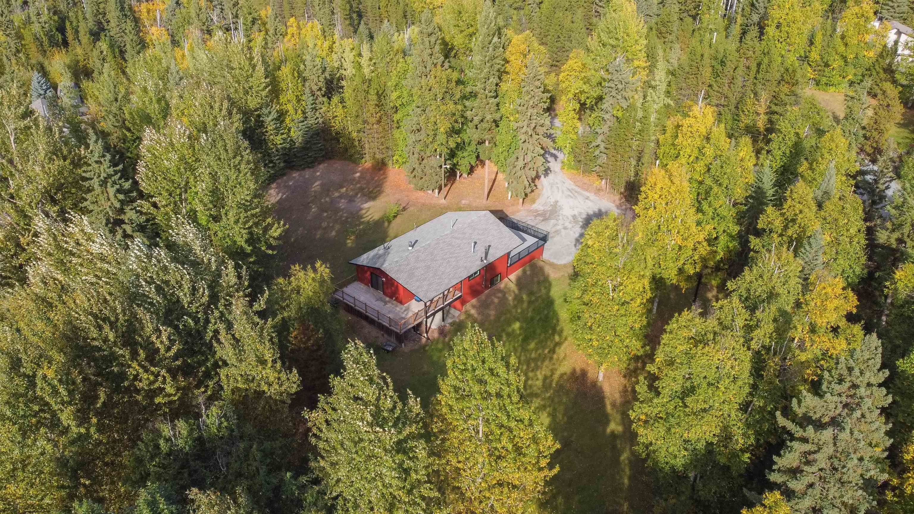 Main Photo: 2715 CATHERINE Drive in Prince George: Miworth House for sale (PG Rural West (Zone 77))  : MLS®# R2618668