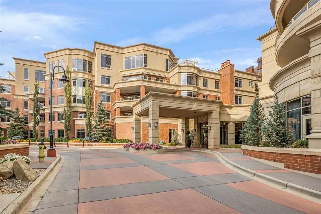 Main Photo: 305 600 Princeton Way SW in Calgary: Eau Claire Apartment for sale : MLS®# A2083400