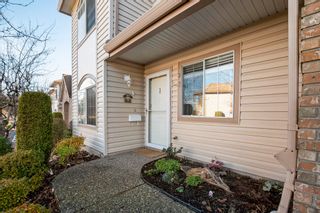 Photo 2: 3 3110 TRAFALGAR Street in Abbotsford: Central Abbotsford Townhouse for sale in "Northview Properties" : MLS®# R2833110