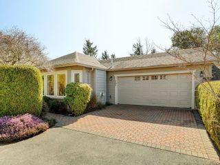 Photo 1: 17 118 Aldersmith Pl in View Royal: VR Glentana Row/Townhouse for sale : MLS®# 929215