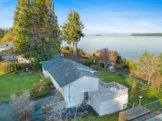 Photo 2: 5936 Garvin Rd in Union Bay: CV Union Bay/Fanny Bay House for sale (Comox Valley)  : MLS®# 951914