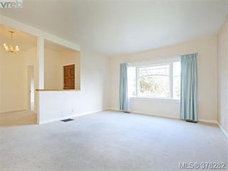 Photo 4: 3115 Glasgow St in VICTORIA: Vi Mayfair House for sale (Victoria)  : MLS®# 759622