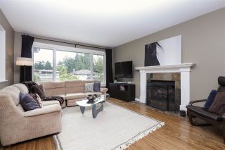 Photo 2: 923 PLYMOUTH Drive in North Vancouver: Windsor Park NV House for sale : MLS®# R2252737