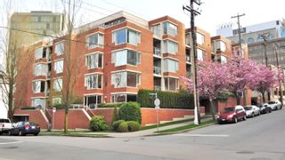 Main Photo: 302 2438 HEATHER Street in Vancouver: Fairview VW Condo for sale (Vancouver West)  : MLS®# R2859229