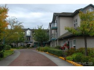Photo 1: 308 1485 Garnet Rd in VICTORIA: SE Cedar Hill Condo for sale (Saanich East)  : MLS®# 523566