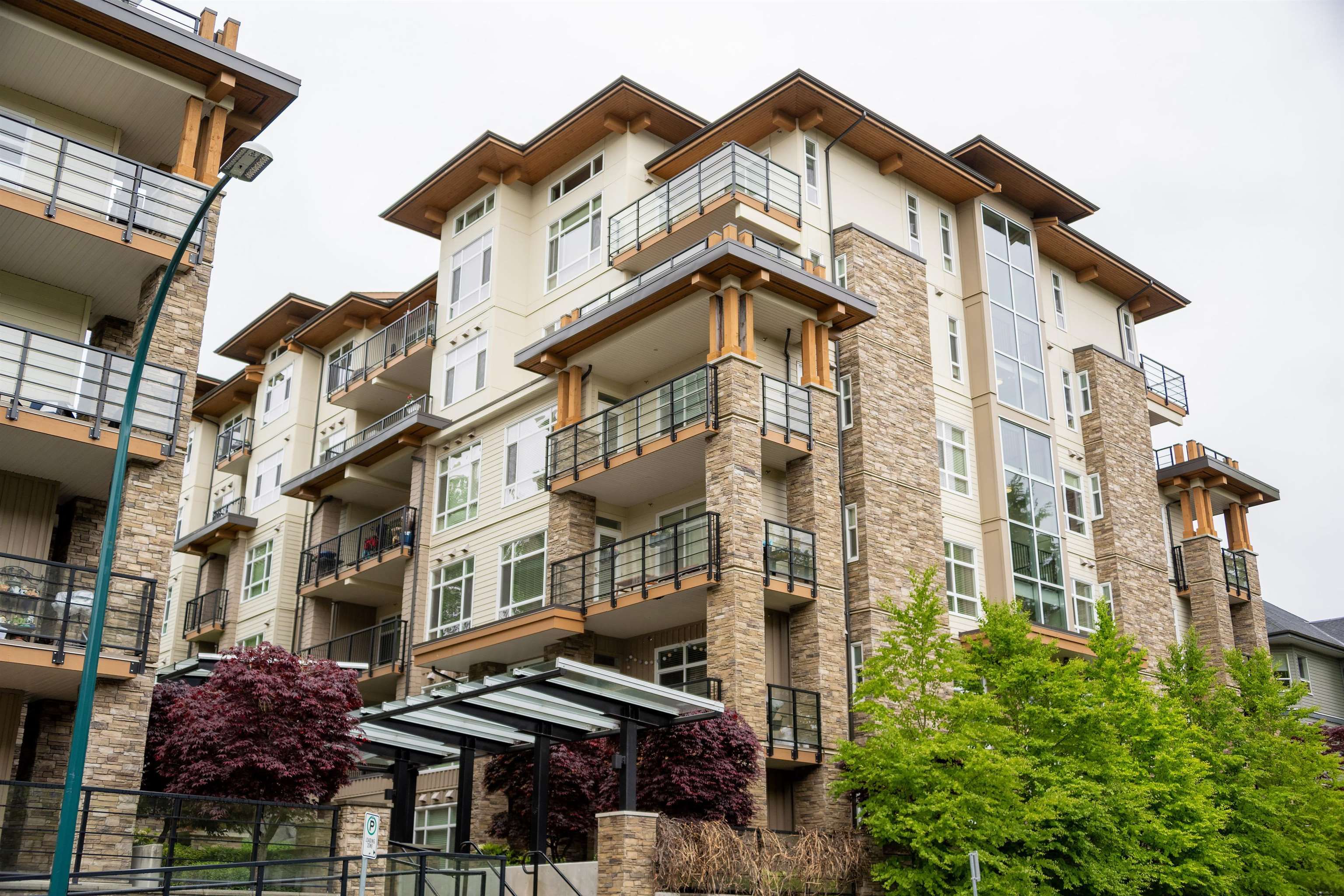 Main Photo: 214 2465 WILSON Avenue in Port Coquitlam: Central Pt Coquitlam Condo for sale in "ORCHID RIVERSIDE" : MLS®# R2694830