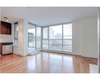 Photo 2: 408 1030 W BROADWAY in Vancouver: Fairview VW Condo for sale (Vancouver West)  : MLS®# R2119107