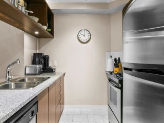 Photo 5: 308 1001 RICHARDS Street in Vancouver: Downtown VW Condo for sale in "Miro" (Vancouver West)  : MLS®# R2649704
