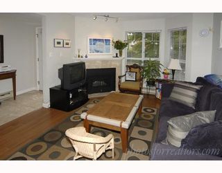 Photo 2: 201 235 E 19TH Avenue in Vancouver: Main Townhouse for sale (Vancouver East)  : MLS®# V669166