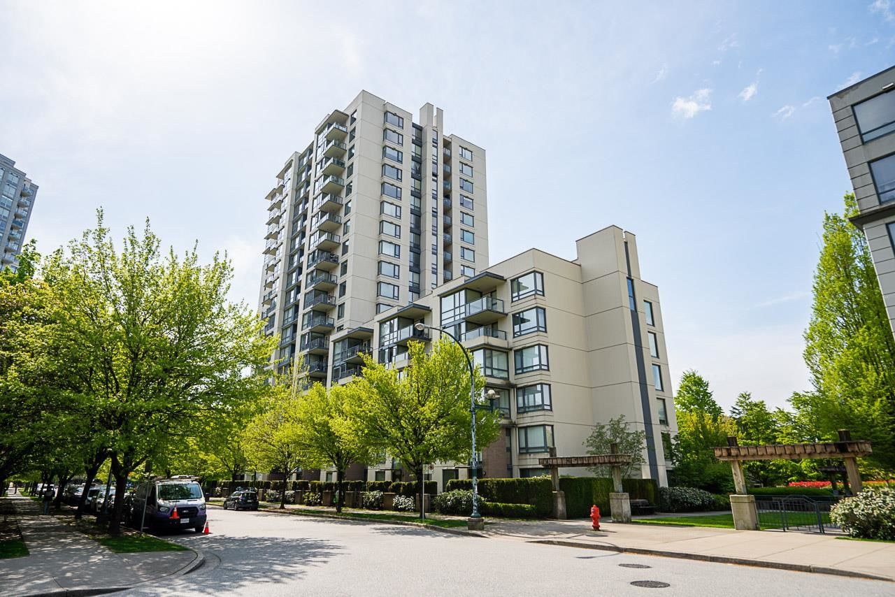 Main Photo: 802 3588 CROWLEY Drive in Vancouver: Collingwood VE Condo for sale (Vancouver East)  : MLS®# R2775577