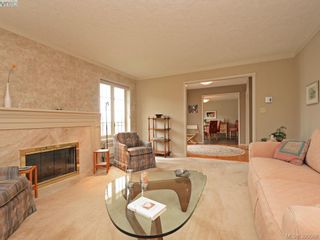 Photo 4: 843 Wavecrest Pl in VICTORIA: SE Broadmead House for sale (Saanich East)  : MLS®# 785157