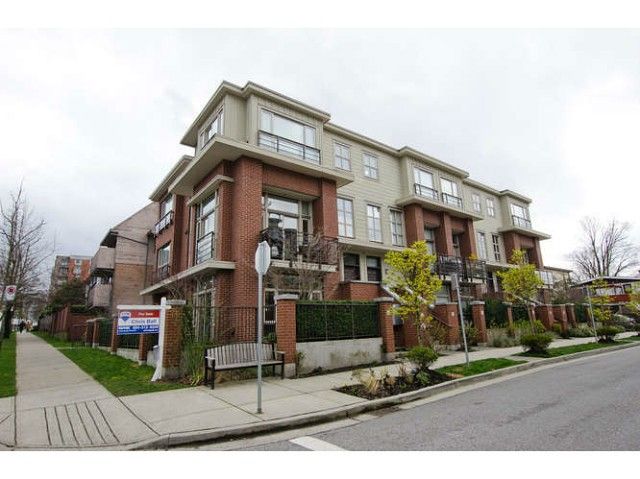 Main Photo: 218 East 12th Street in Vancouver: Mount Pleasant VE Townhouse for sale (Vancouver East)  : MLS®# V1054641