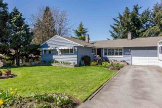 Photo 1: 11625 99 Avenue in Surrey: Royal Heights House for sale in "Royal Heights" (North Surrey)  : MLS®# R2159373