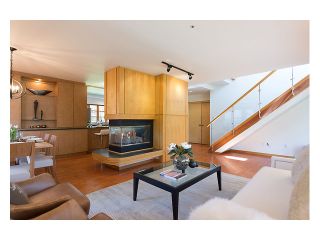 Photo 2: 4033 W 40th Avenue in Vancouver: Dunbar House for sale (Vancouver West)  : MLS®# V1005183