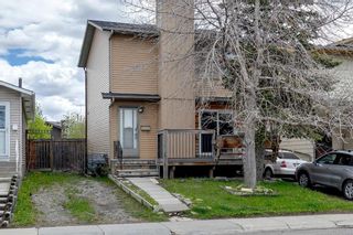 Main Photo: 3610 39 Street NE in Calgary: Whitehorn Detached for sale : MLS®# A2131652