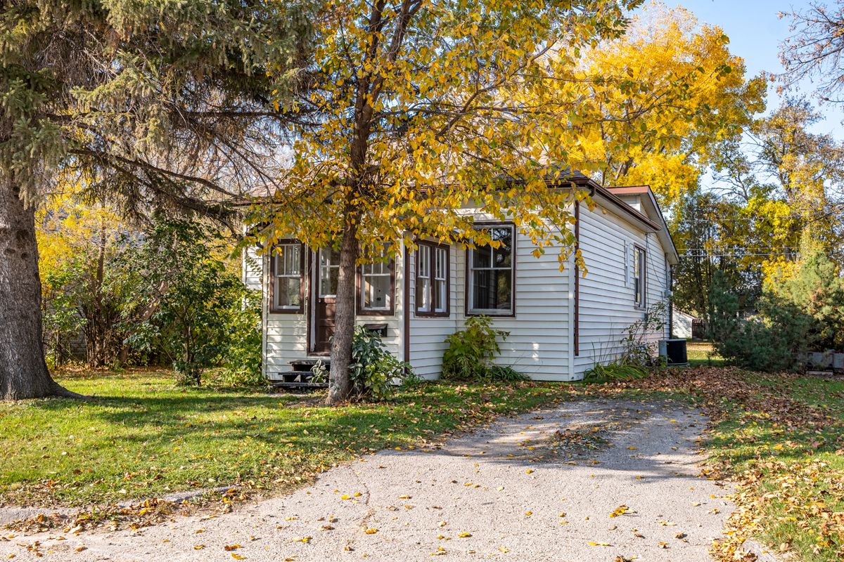Main Photo: 47 10th Street SW in Portage la Prairie: House for sale : MLS®# 202224708