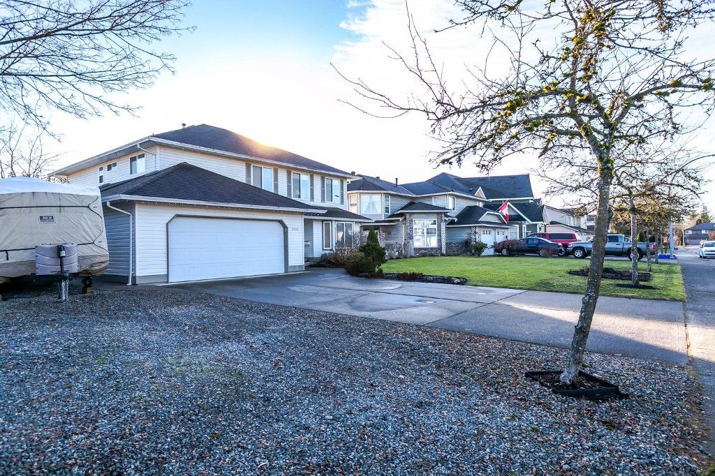 Main Photo: 21484 50 Avenue in Langley: Murrayville House for sale : MLS®# R2133627