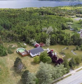 Photo 1: 2340 Lingan Road in Lingan: 204-New Waterford Residential for sale (Cape Breton)  : MLS®# 202214600