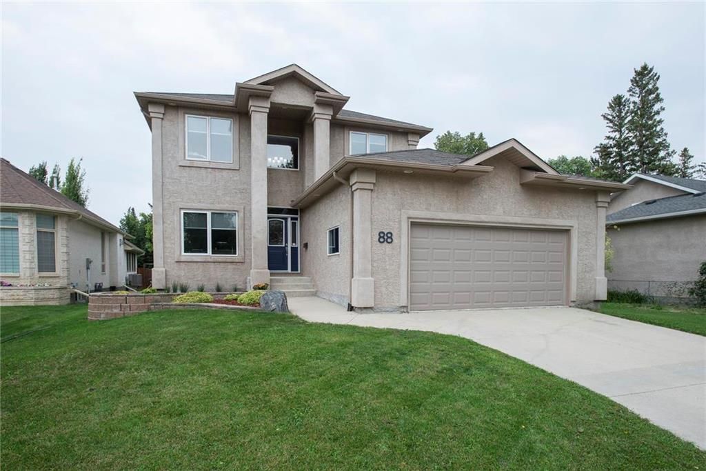 Main Photo: 88 Overwater Cove in Winnipeg: Charleswood Residential for sale (1G)  : MLS®# 202221196
