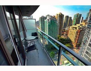 Photo 8: 2301 233 ROBSON Street in Vancouver: Downtown VW Condo for sale in "TV TOWERS 2" (Vancouver West)  : MLS®# V783514