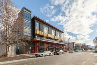 Main Photo: 302 37762 THIRD Avenue in Squamish: Downtown SQ Townhouse for sale in "The Lofts" : MLS®# R2857494