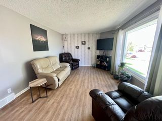 Photo 3: 99 Barrett Drive: Red Deer Detached for sale : MLS®# A2014551