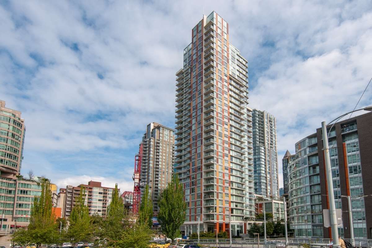 Main Photo: 2005 1351 CONTINENTAL Street in Vancouver: Downtown VW Condo for sale (Vancouver West)  : MLS®# R2419308