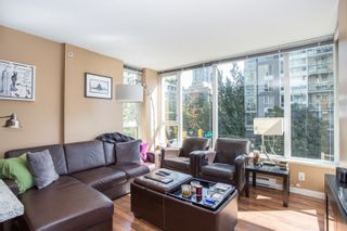 Photo 2: 304 1001 RICHARDS Street in Vancouver: Downtown VW Condo for sale in "MIRO" (Vancouver West)  : MLS®# R2326363