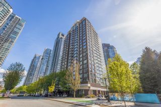 Photo 2: 1802 550 PACIFIC Street in Vancouver: Yaletown Condo for sale in "Aqua At The Park" (Vancouver West)  : MLS®# R2880131