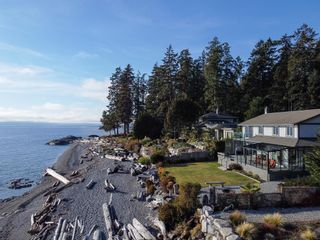 Photo 1: 4077 BROWNING Road in Sechelt: Sechelt District House for sale in "Wilson Creek" (Sunshine Coast)  : MLS®# R2738813