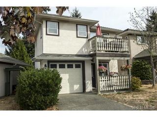 Photo 2: 628 McCallum Rd in VICTORIA: La Thetis Heights House for sale (Langford)  : MLS®# 723102