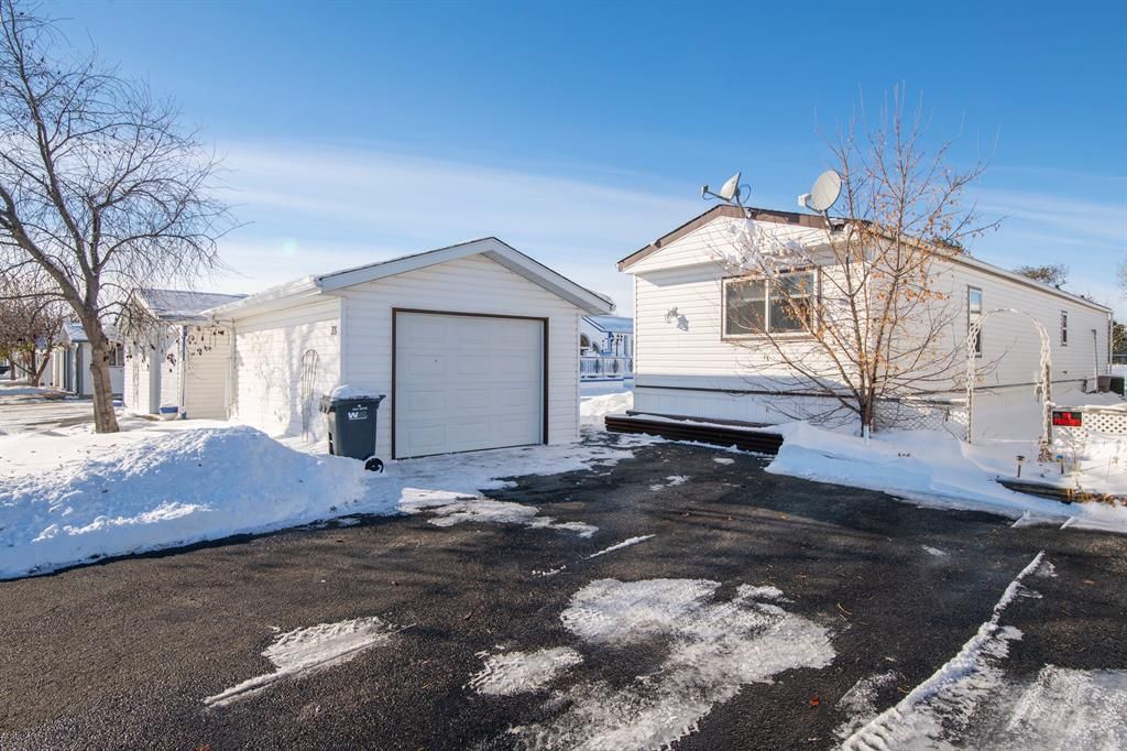 Main Photo: 33 Double Tree Way: Strathmore Mobile for sale : MLS®# A2030301
