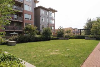 Photo 23: 303 119 W 22ND Street in North Vancouver: Central Lonsdale Condo for sale in "Anderson Walk" : MLS®# R2479541