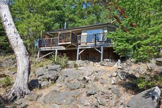 Photo 2: 9813 Spalding Rd in PENDER ISLAND: GI Pender Island House for sale (Gulf Islands)  : MLS®# 825595