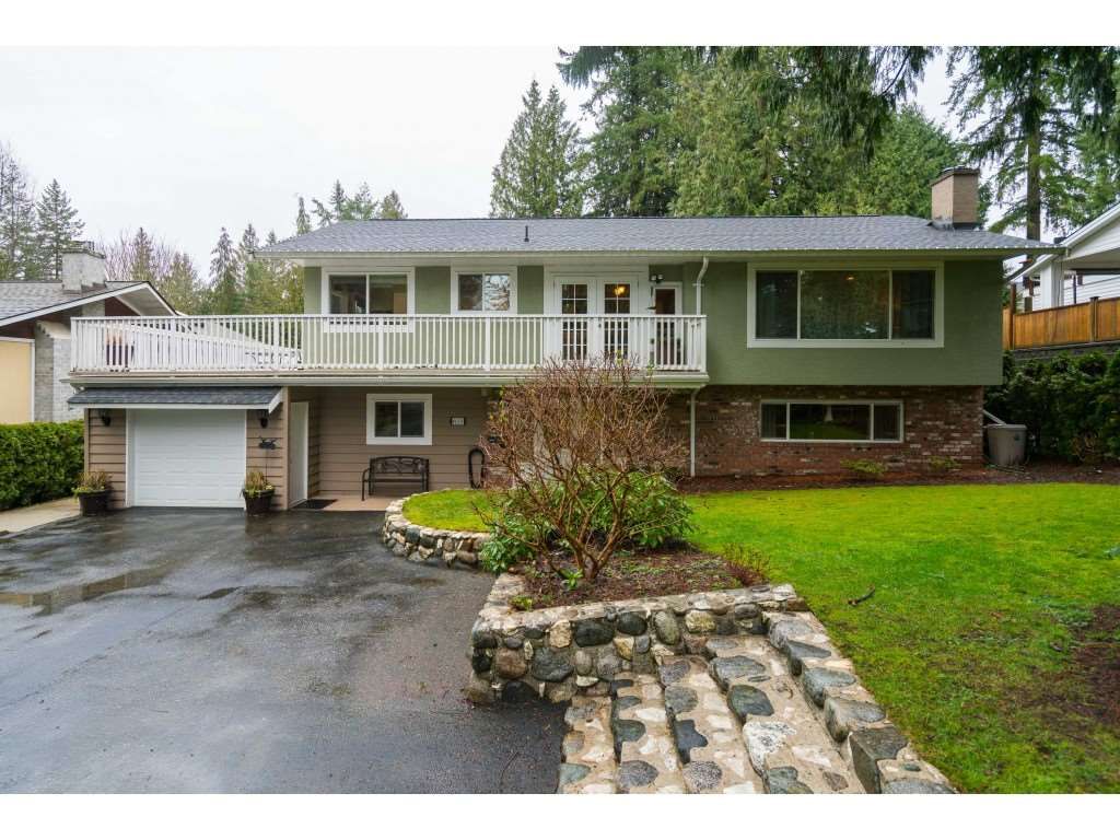 Main Photo: 4620 209A Street in Langley: Langley City House for sale in "Uplands" : MLS®# R2431570