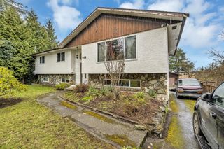 Photo 2: 940 Violet Ave in Saanich: SW Marigold House for sale (Saanich West)  : MLS®# 896985