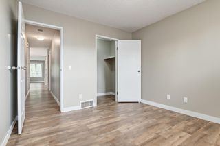 Photo 10: 20 Woodfield Green SW in Calgary: Woodbine Detached for sale : MLS®# A2021563