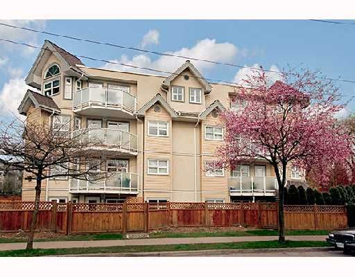 Main Photo: 105 1515 E 6TH Avenue in Vancouver: Grandview VE Condo for sale in "WOODLAND TERRACE" (Vancouver East)  : MLS®# V745517