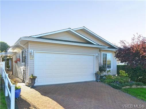 Main Photo: 83 Wolf Lane in VICTORIA: VR Glentana Manufactured Home for sale (View Royal)  : MLS®# 654383