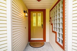 Photo 3: 3322 ABBEY Lane in Coquitlam: Park Ridge Estates House for sale : MLS®# R2775280