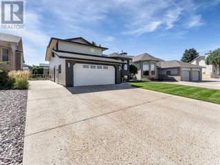Photo 3: 71 Upland Court SE in Medicine Hat: House for sale : MLS®# A2092462