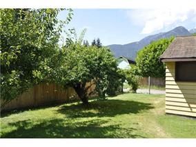 Photo 4: 38841 GAMBIER Avenue in Squamish: Dentville House for sale : MLS®# R2087171