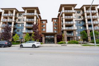 Main Photo: 421 20673 78 Avenue in Langley: Willoughby Heights Condo for sale in "GRAYSON" : MLS®# R2879764