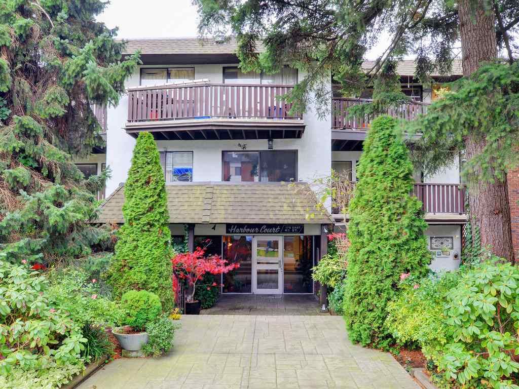 Main Photo: 106 175 E 4TH Street in North Vancouver: Lower Lonsdale Condo for sale in "HARBOUR COURT" : MLS®# R2120350