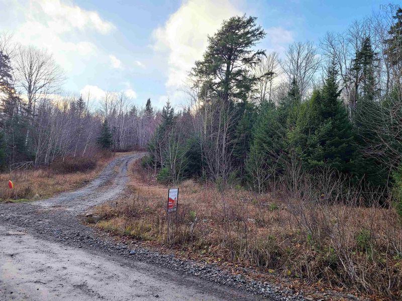 FEATURED LISTING: 620 Old Debert Road Byers Lake