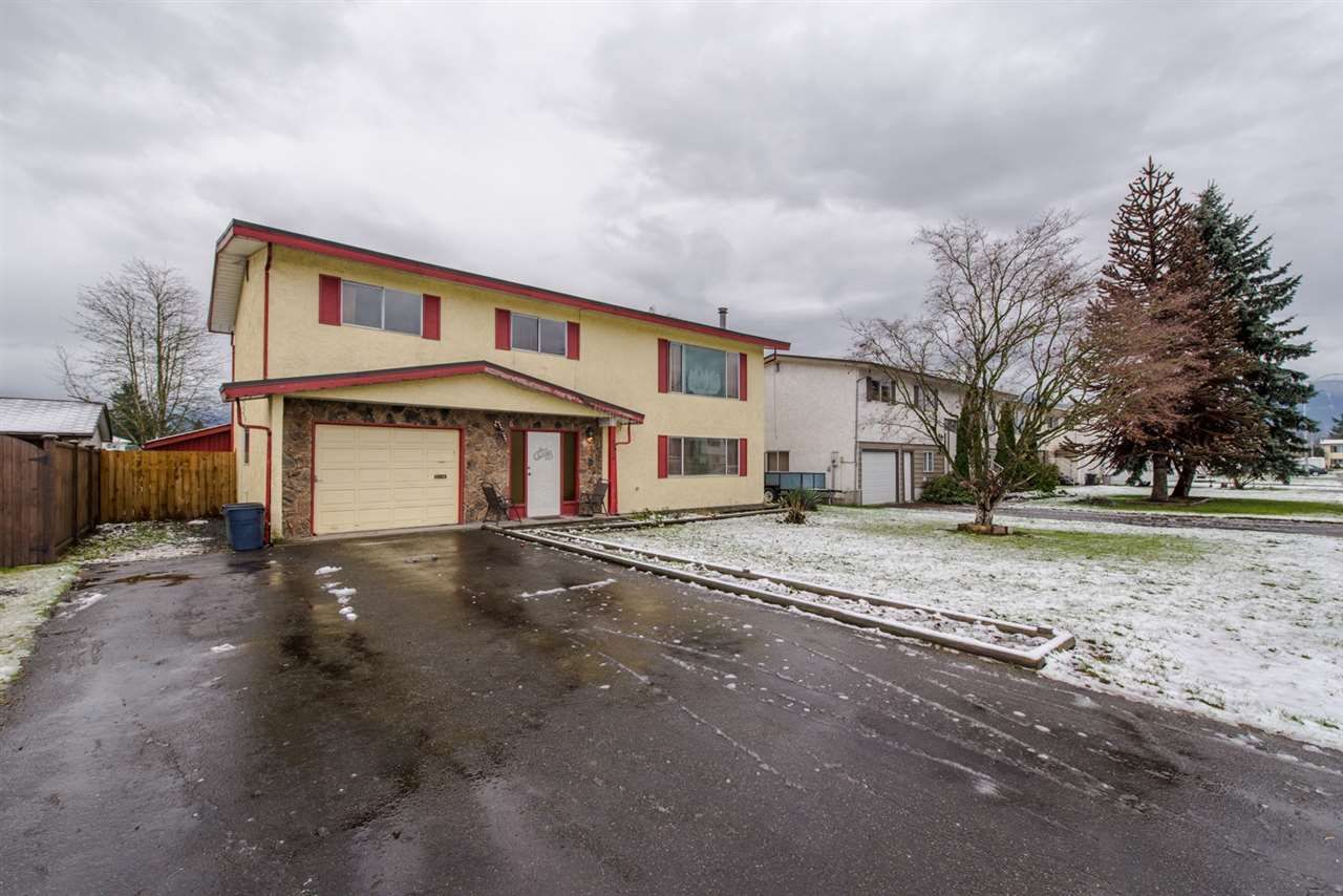 Main Photo: 8914 BERYL STREET in : Chilliwack E Young-Yale House for sale : MLS®# R2020569
