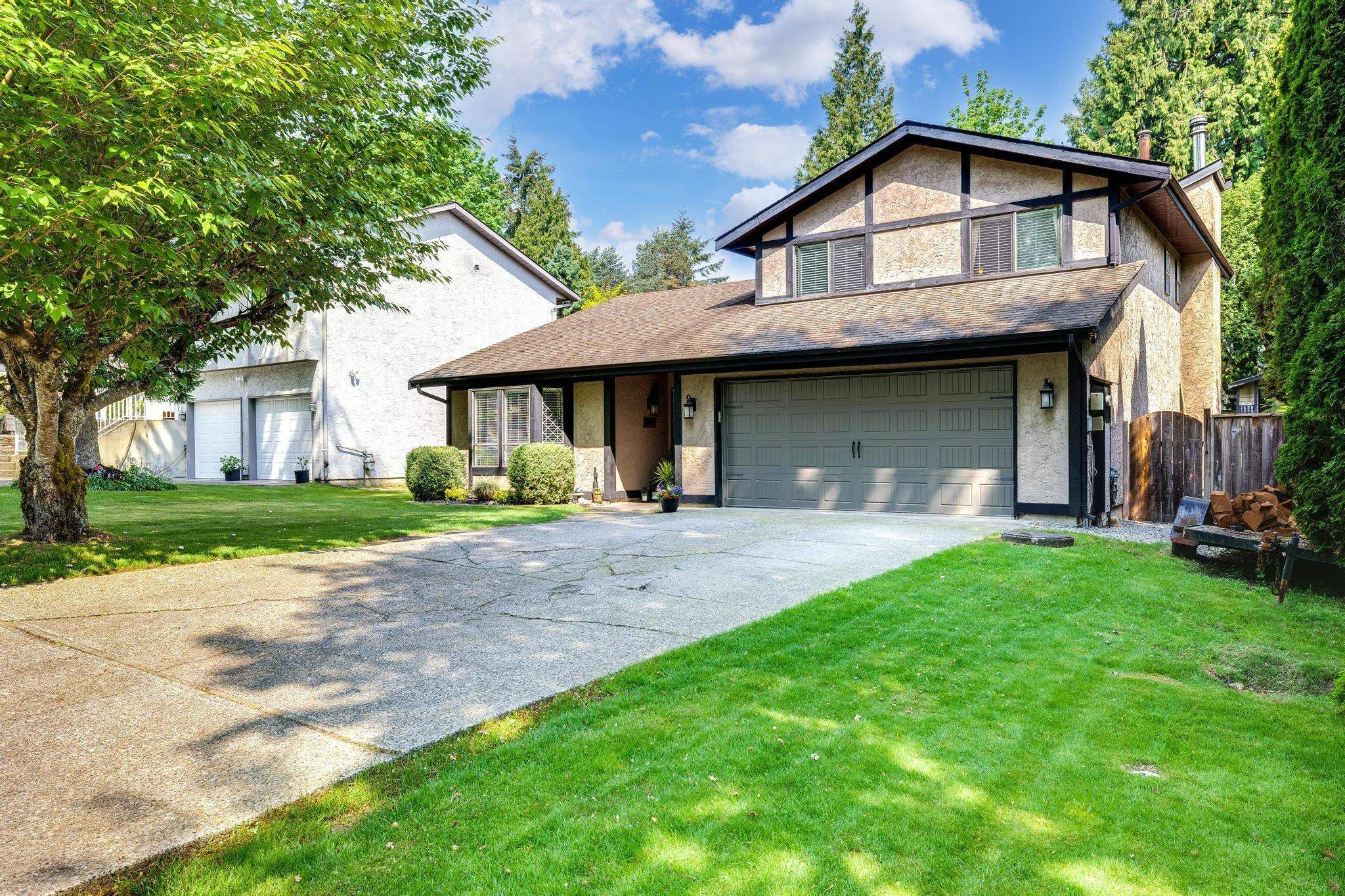 Main Photo: 15863 102A Avenue in Surrey: Guildford House for sale in "Somerset" (North Surrey)  : MLS®# R2779754